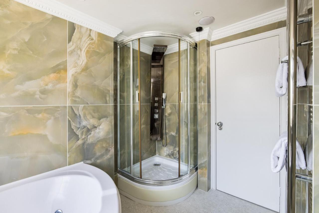 The Sussex Garden Retreat - Elegant 2Bdr Flat Daire Londra Dış mekan fotoğraf