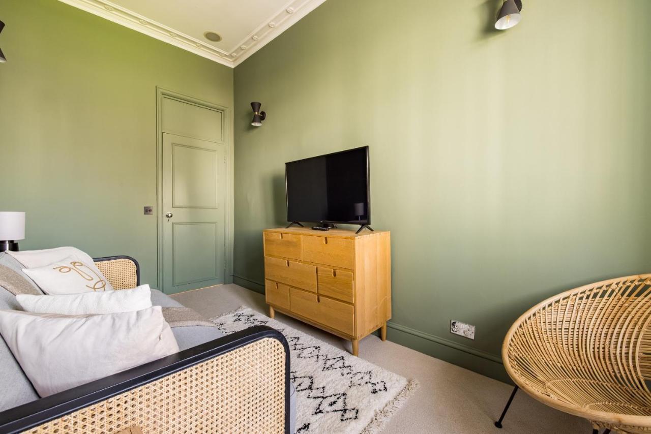 The Sussex Garden Retreat - Elegant 2Bdr Flat Daire Londra Dış mekan fotoğraf